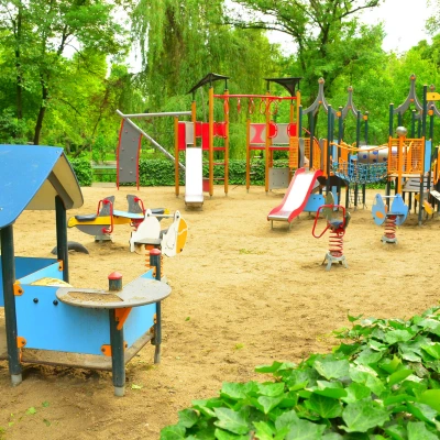 Playground & Park Equipment